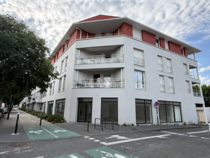 Location Immobilier Professionnel Local commercial Bègles (33130)